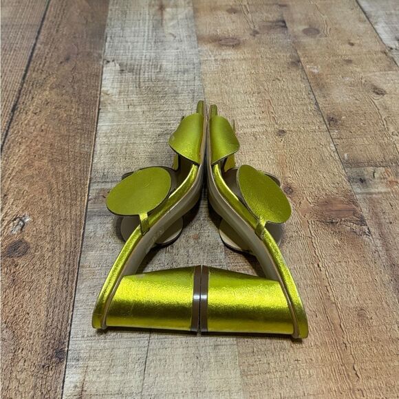 CECELIA NEW YORK
Bisquet Sandal In Yellow Metallic size 6 - Picture 7 of 12